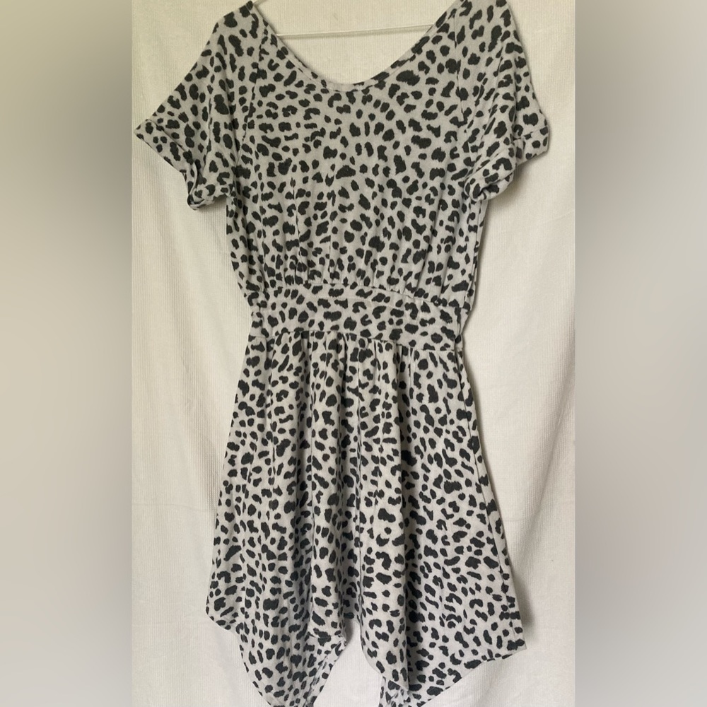 Susina Short sleeve leopard print dress